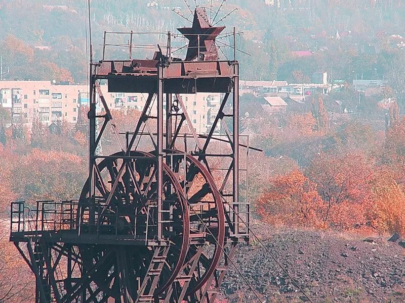 Шахта Большевик Кузбасс. Шахтные копры. Копер шахтный.