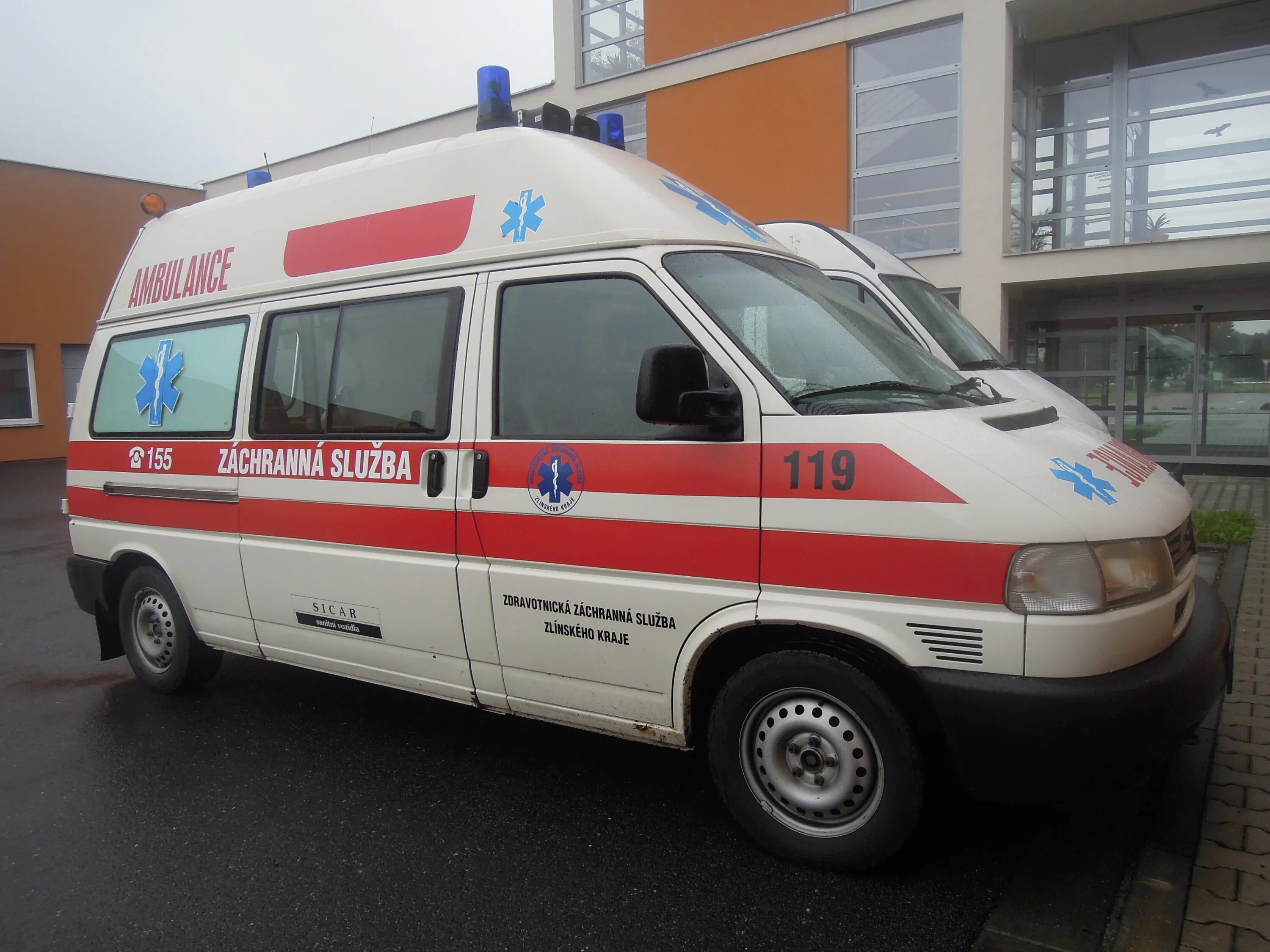 Когда выйдет скорая 6. Volkswagen t4 Ambulance. Emergency Ambulance Volkswagen. Машина 119 служба. Выездная эосписгпч служба.