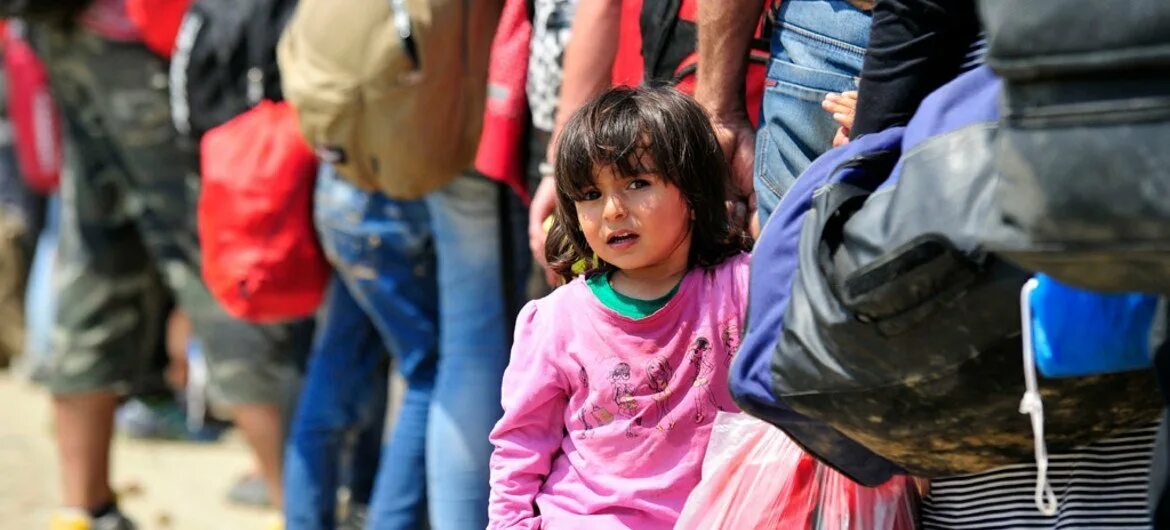 В москве двое детей мигрантов. В москве двое детей мигрантов. В москве двое детей мигрантов. Садик детский для мигрантами. Дети мигрантов в российских детдомах.