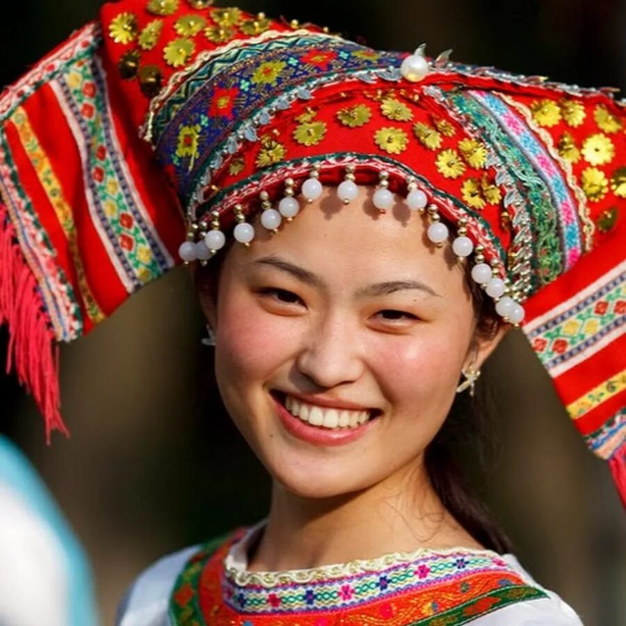 Чжуаны. Этнические китайцы. Этническая китаянка. Китайцы этнос.