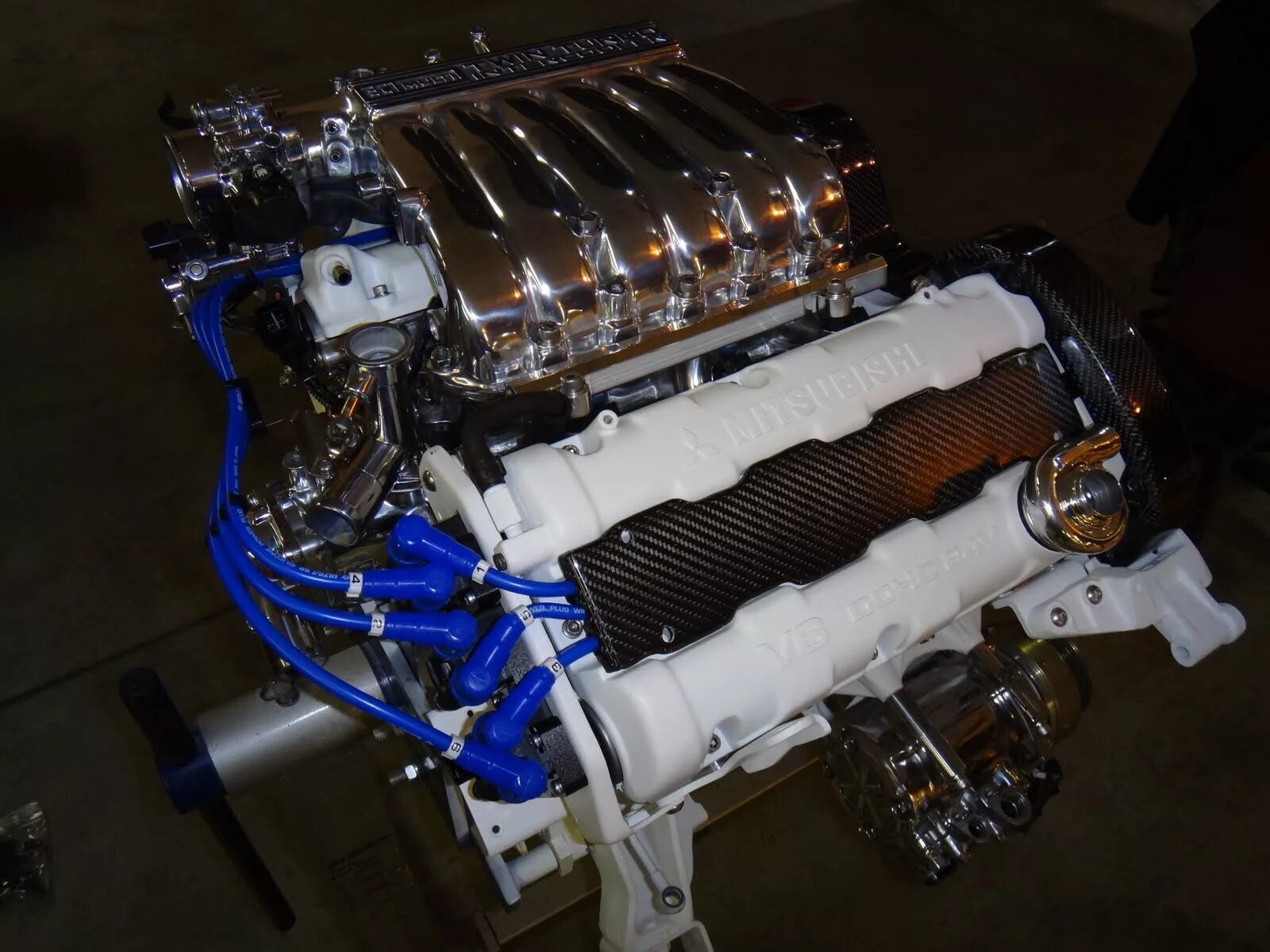 Самые надежные мощные двигатели. Мощный мотор. Самый мощный двигатель. Самый мощный двигатель Mitsubishi. Остов двигателя.