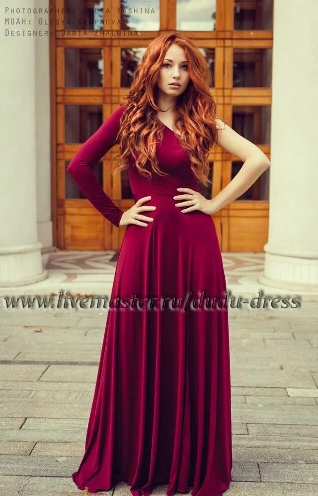 Цвет платья для рыжих. Девушка в красном пласте. Платья рыжего цвета. Рыжеволосых женщин платья. Девушка в оранжевом платье.