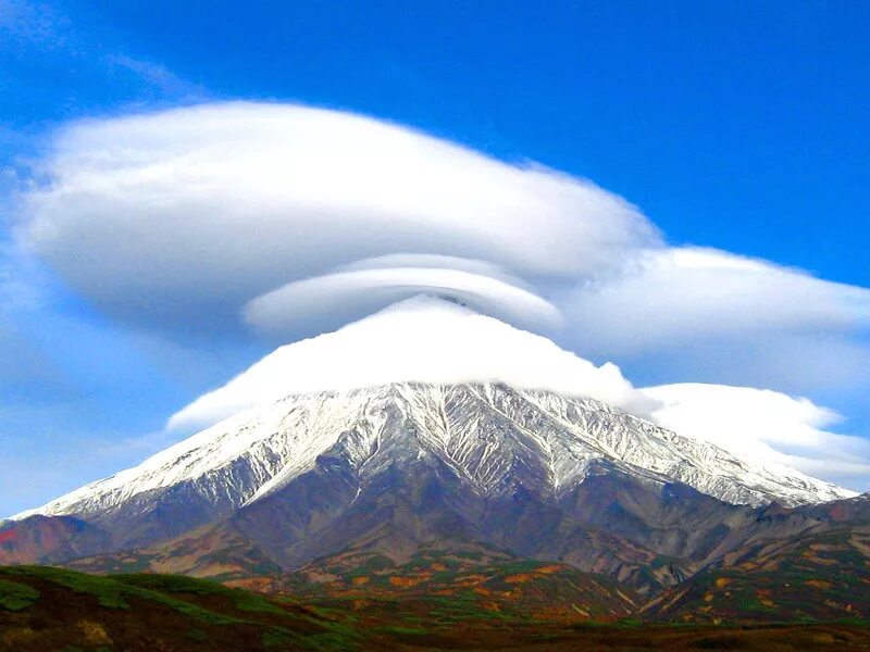 В каком заповеднике находится 8 действующих вулканов. Кроноцкий заповедник кроноцкое озеро. Корякский вулкан кратер. Гора кроноцкая сопка. В каком заповеднике находится 8 действующих вулканов.