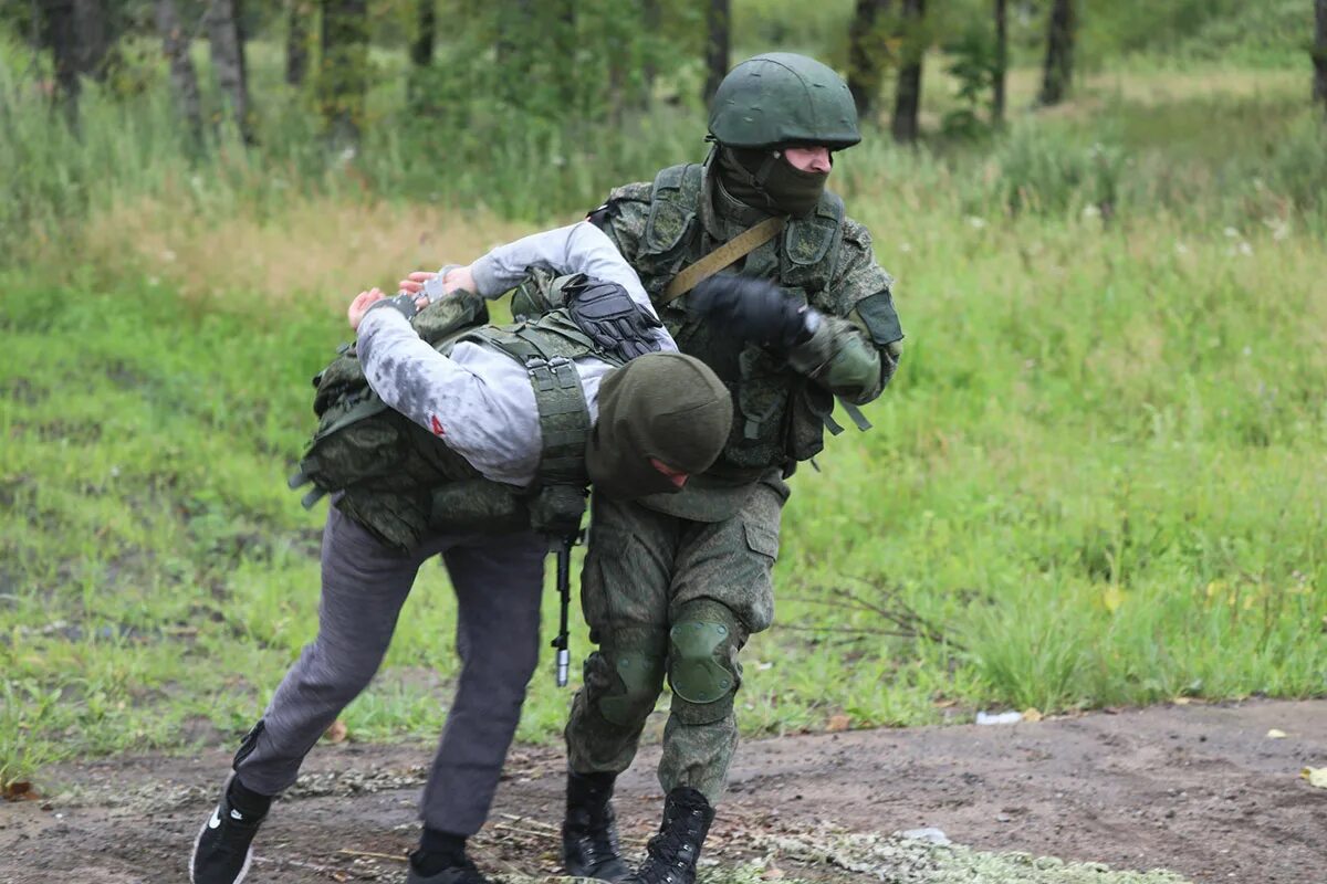 Военное нападение россии. Боец военной полиции. Военная полиция учения. Подразделения военной полиции. Солдат военной полиции.