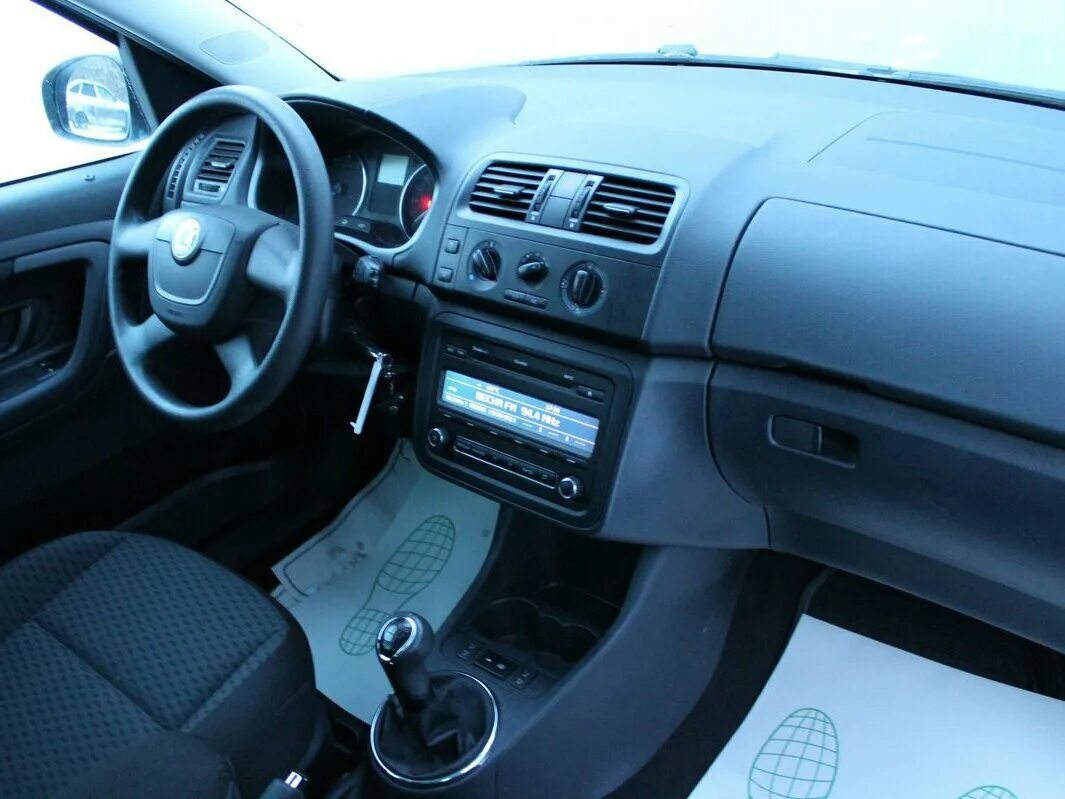 Skoda roomster 2012. Skoda roomster 2008 салон. Шкода румстер салон. 4 roomster салон. Шкода румстер салон.