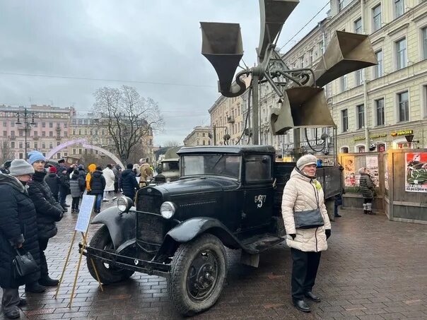 День живых улиц. Экспозиция блокадный Ленинград. Выставка блокада Ленинграда на Манежной. Манежная площадь Санкт-Петербург блокада выставка. Экспозиция блокада Ленинграда в СПБ.