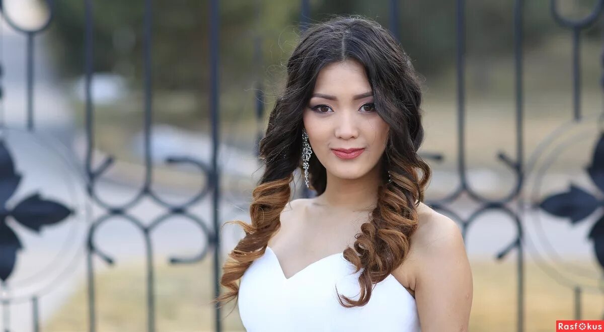 Про казахских девушках. Про казахских девушках. Мисс уйгурка. Гульназ галеева башкирка. Казахские женщины.