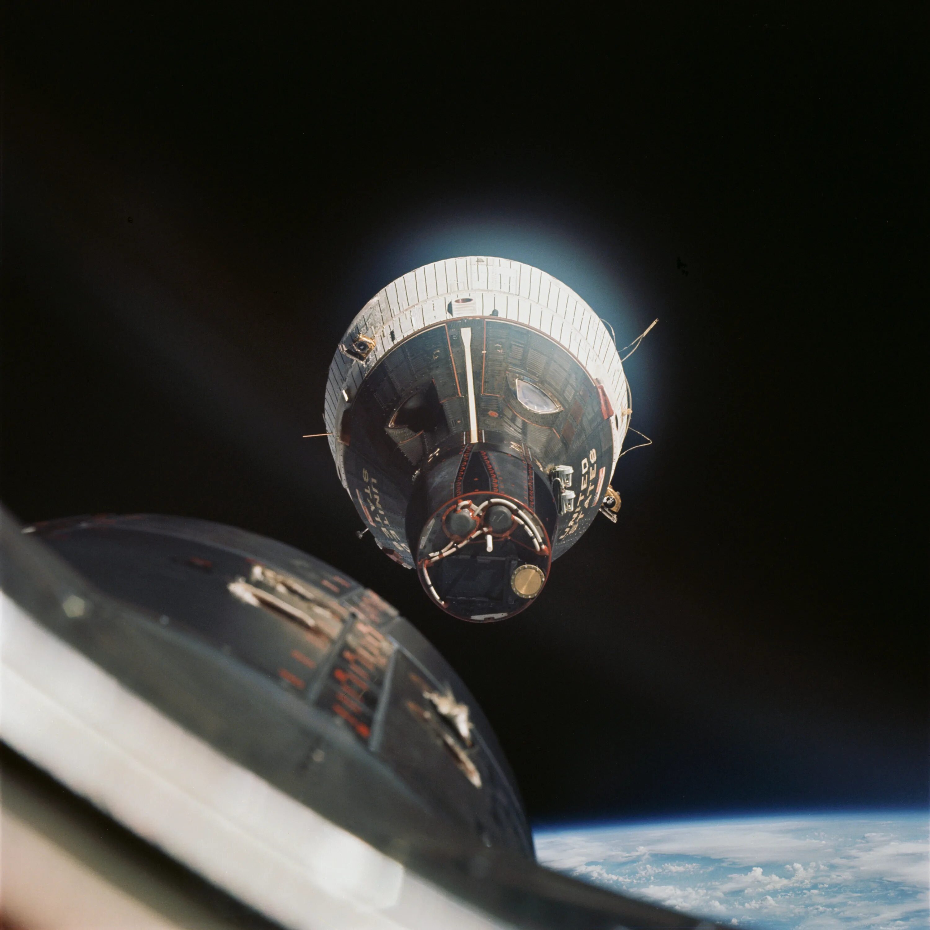Первые американские космические полеты. Джемини 6. Джемини-11 космический аппарат. Джемини космический корабль. Американский космический корабль Джемини.