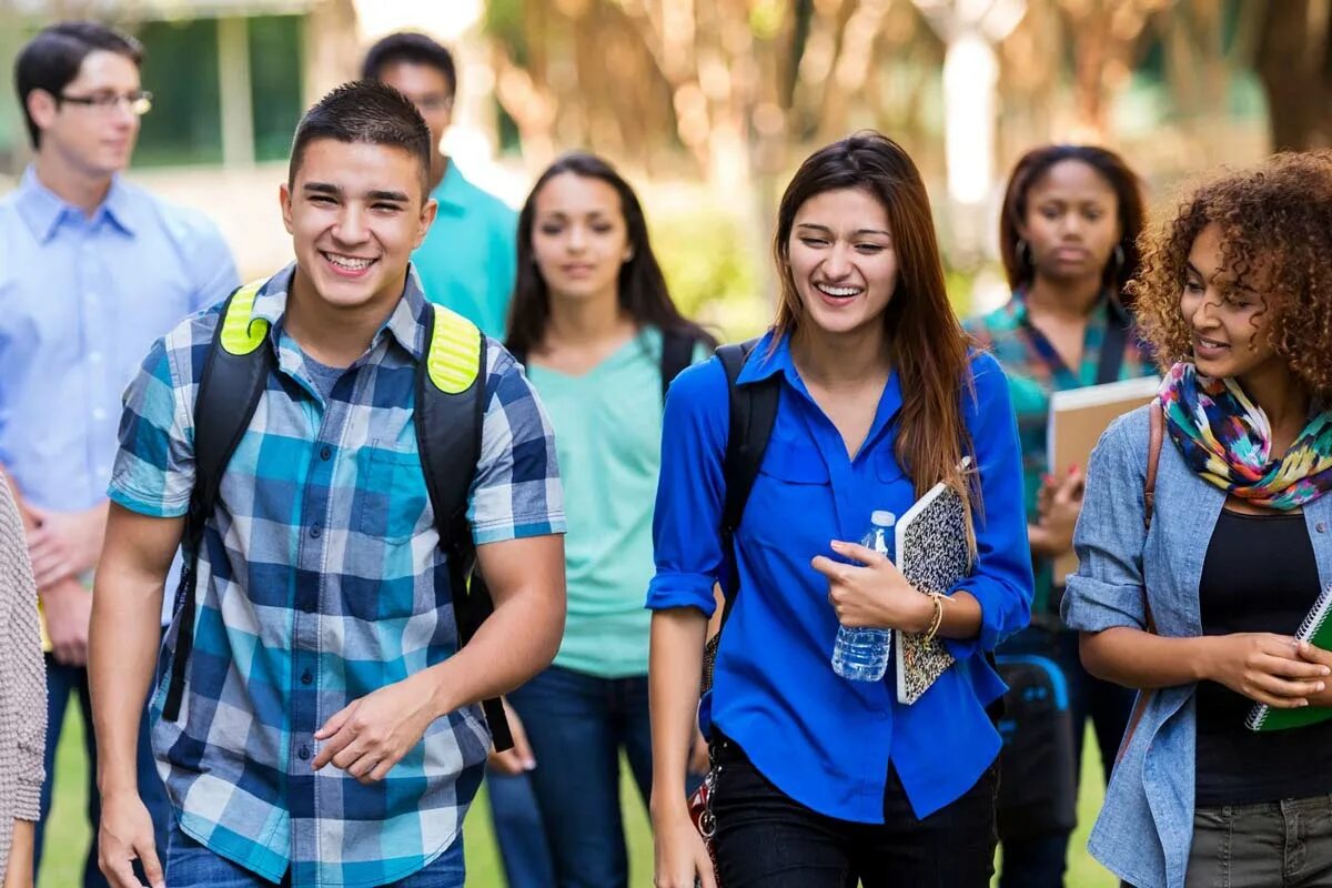 Общение с друзьями подростки. Таблица student. Подросток со сверстниками. Student s t. Подросток со сверстниками.