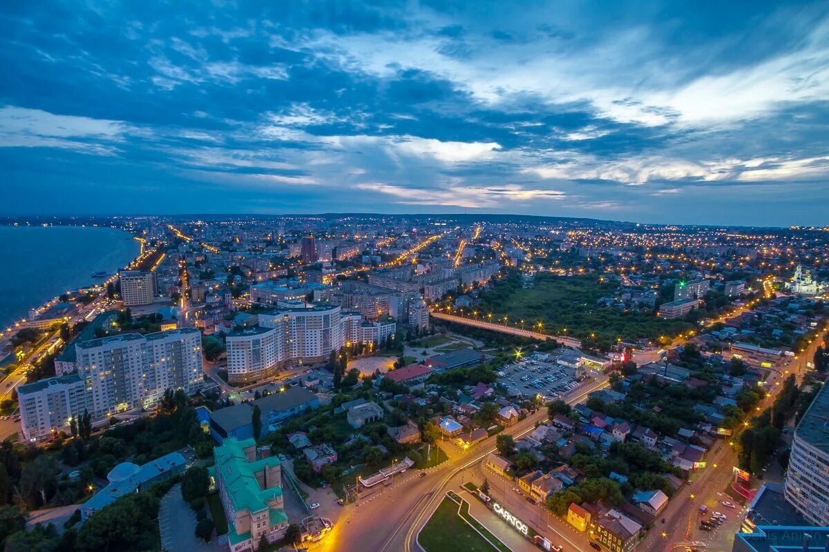 Население энгельса саратовской. Саратов. Саратов центр. Саратов центр города. Саратов с птичьего полета.