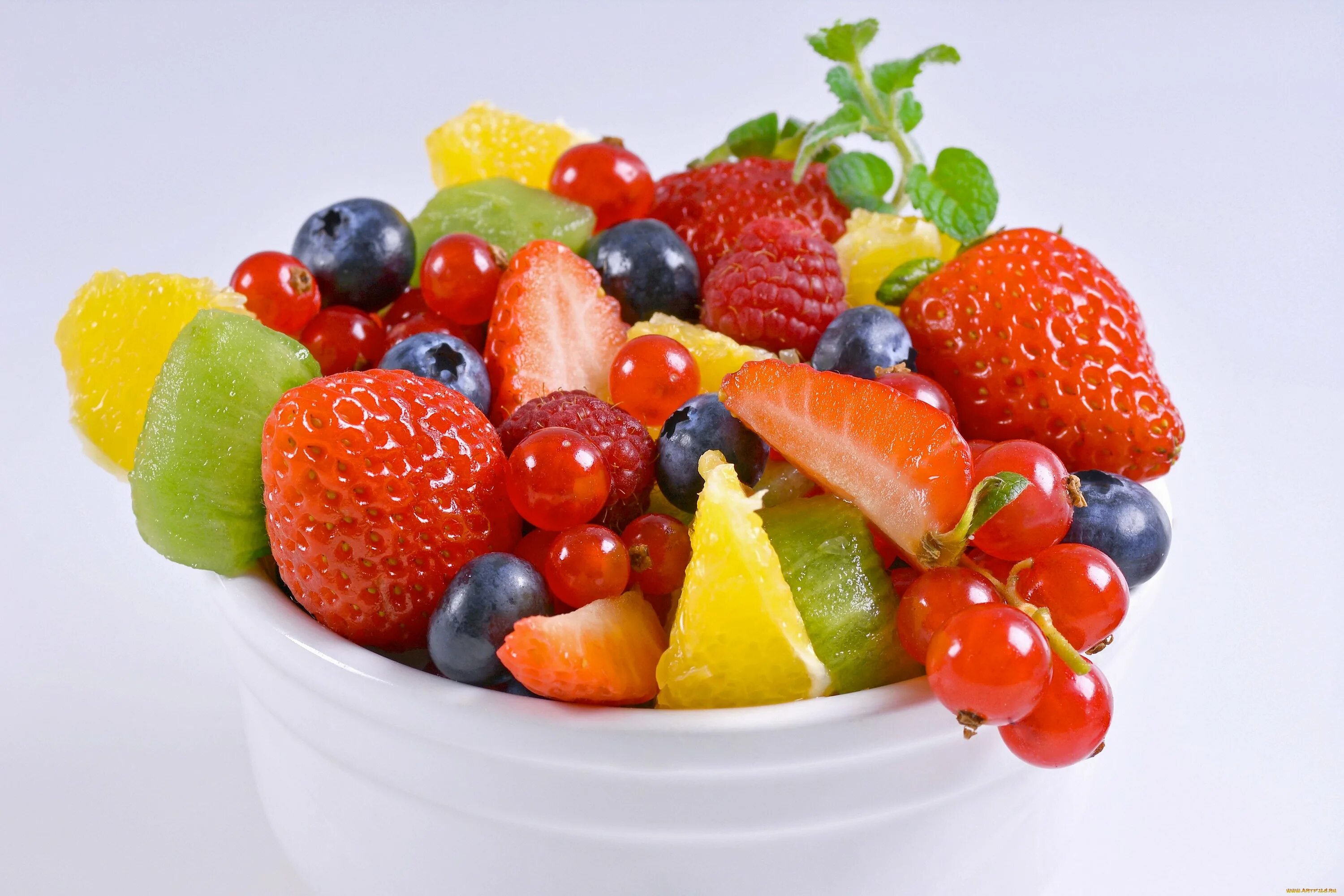 Свежие картинки. Фрукты и ягоды. Красивые фрукты. Яркие ягоды. Свежие фрукты и ягоды.