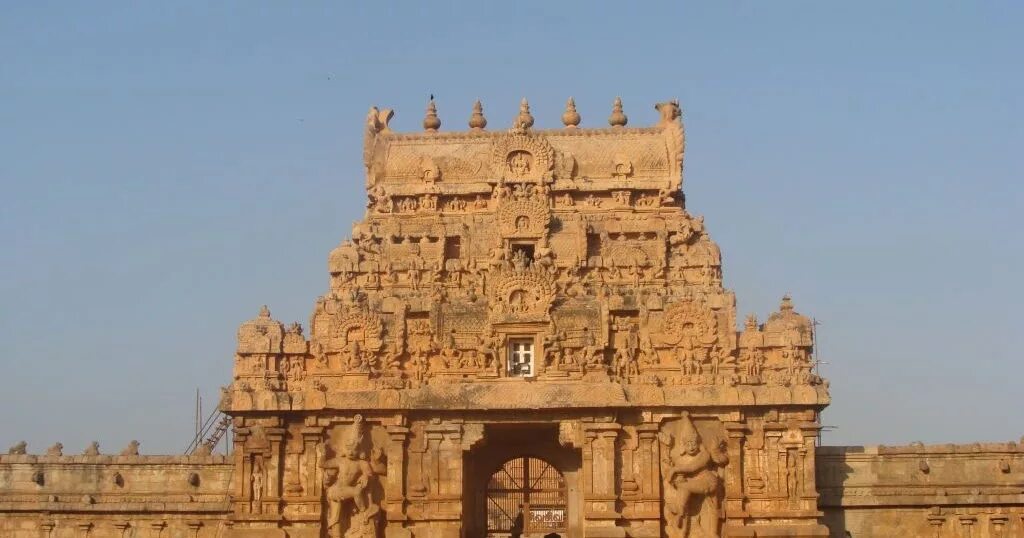 Great temple. Брихадешвара. Храм Бога Брихадешвара. Great Living Chola Temples. Империя Чола Индия.