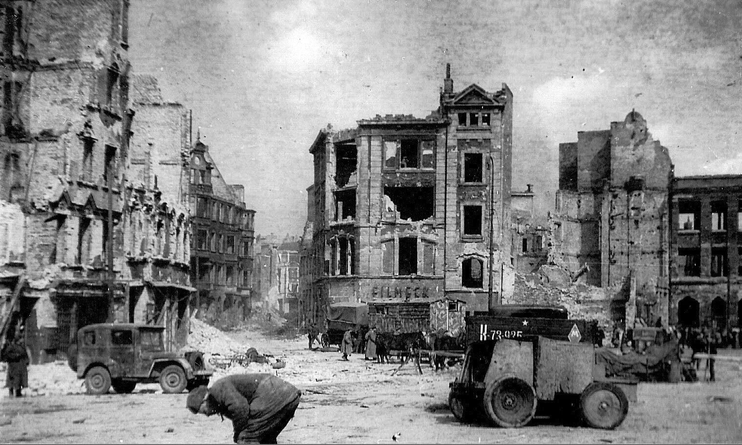 первый город после