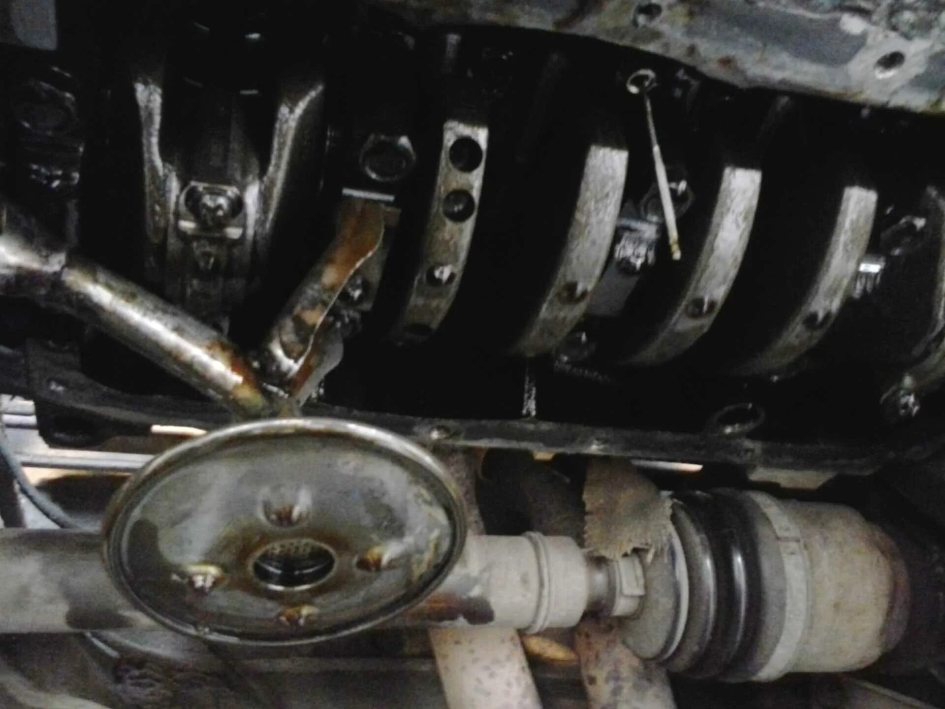 Поддон картера ваз 2110 8 кл. Поддон картера 2108 "автоваз". Снятие поддона ваз 2110. Картер двигателя ваз 2110. Картер двигателя ваз 2110.