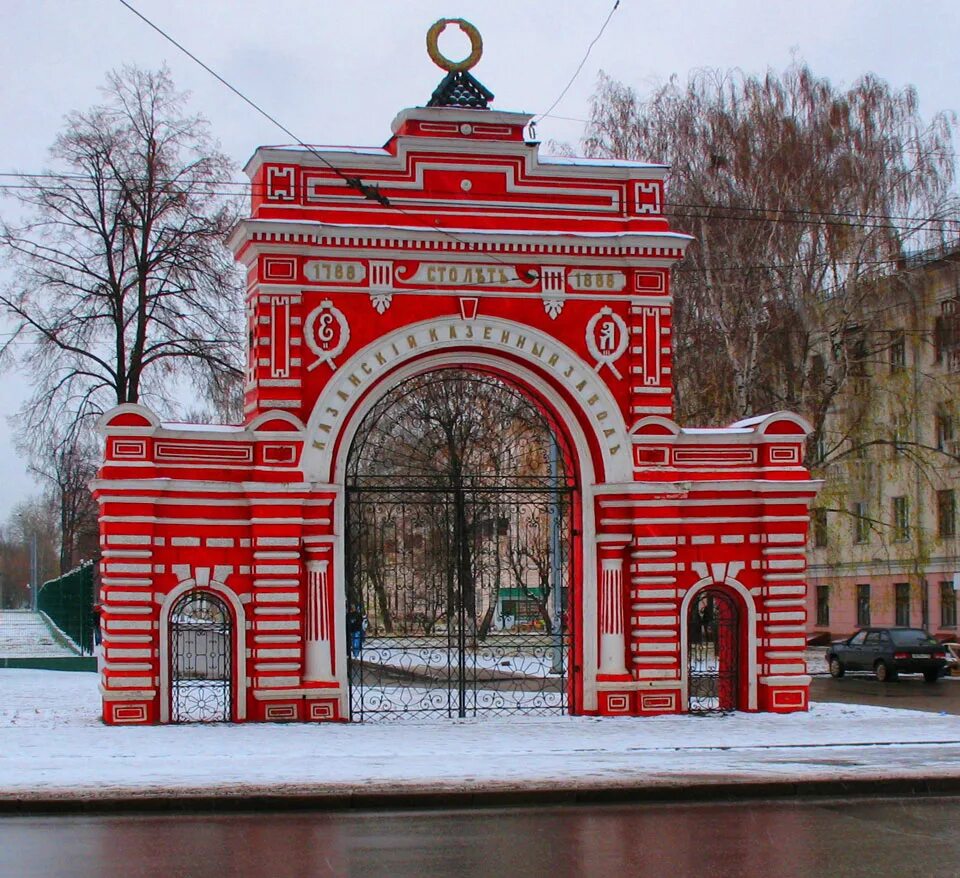 красные ворота арка