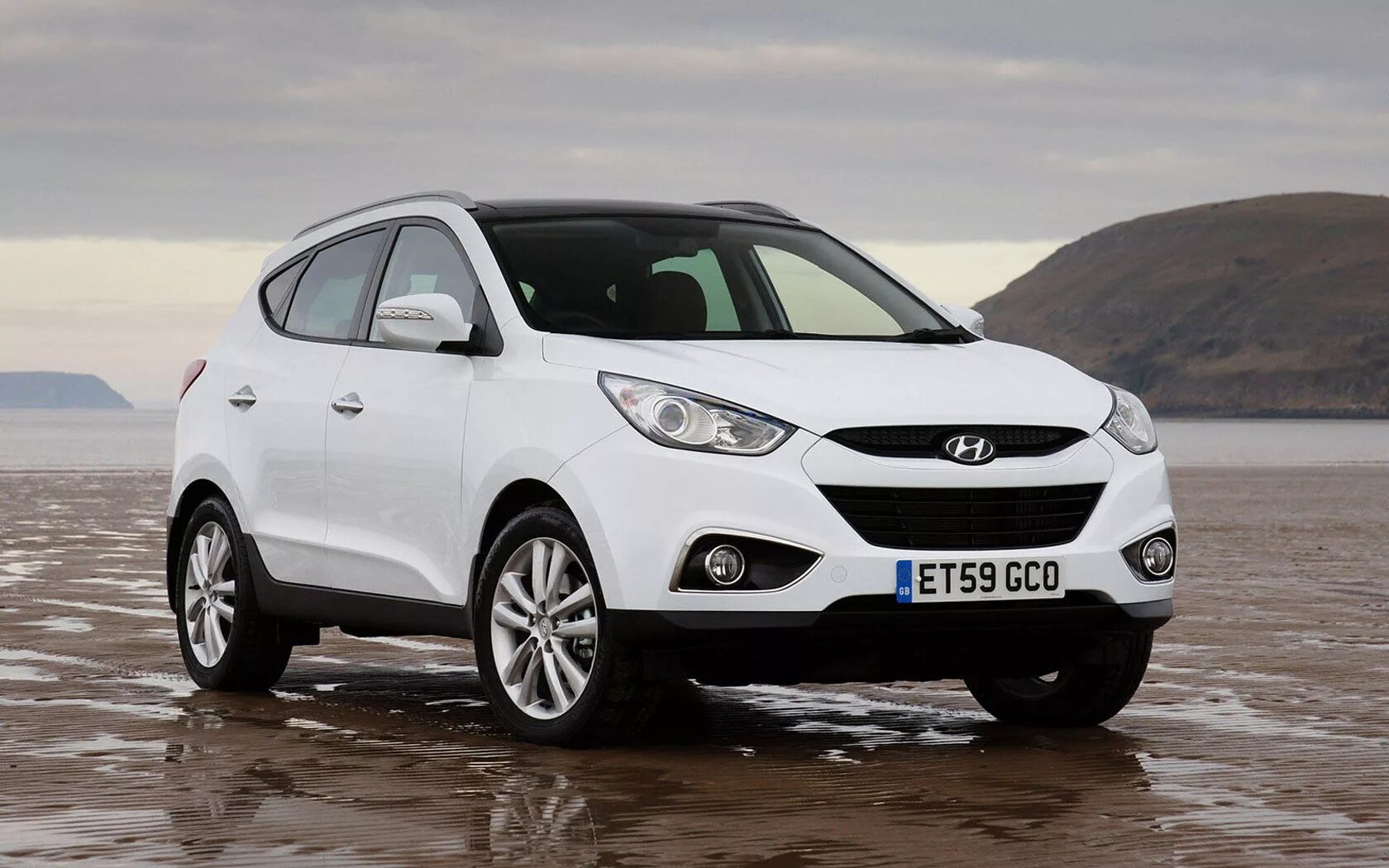 Хендай чей производитель. Hyundai ix35. Hyundai ix35 White. Hyundai ix35 2014. Хендай ай Икс 35.