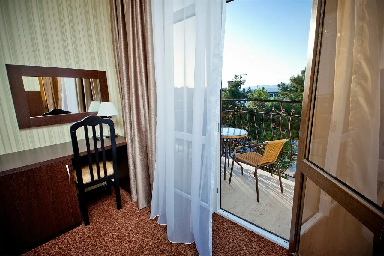 французский балкон. англетер гостиница санкт-петербург. отели с балконом москва. отели с балконом москва. пушка inn санкт-петербург.