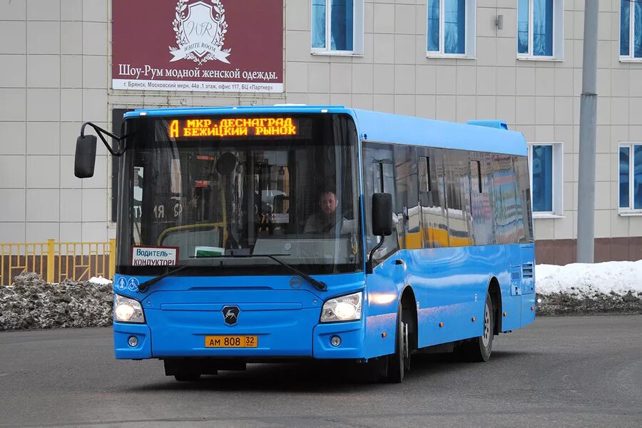 Автобусы брянск в реальном времени. Автобус лиаз 4292.60 брянск. лиаз 4292 брянск. автобусный парк брянск бежица. автобус лиаз 4292 брянск 9 маршрут.