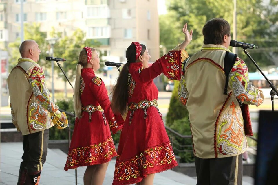 Ансамбль вольница Красноярск. Группа вольница солисты. Вольница Красноярская филармония ансамбль. Ансамбль вольница Владивосток