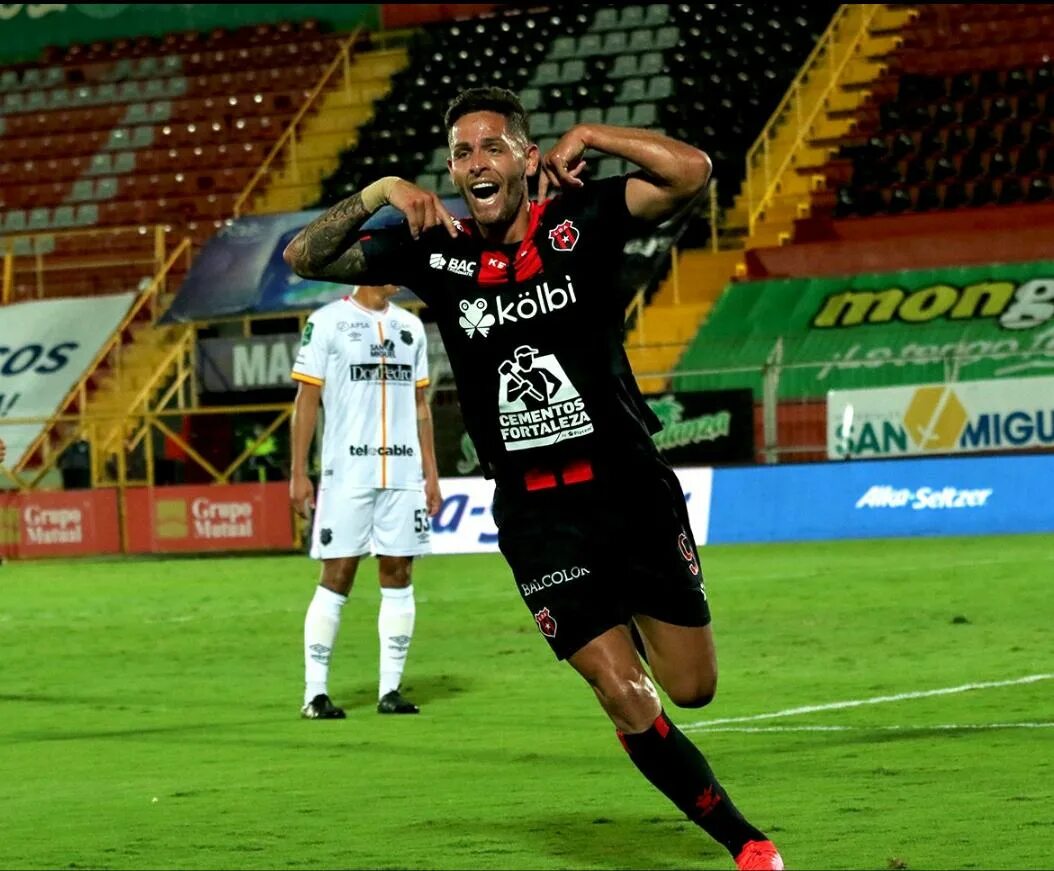 Алахуэленсе. Cartagines. Эмблема фк депортиво ла корунья. Алахуэленсе. Алахуэленсе.
