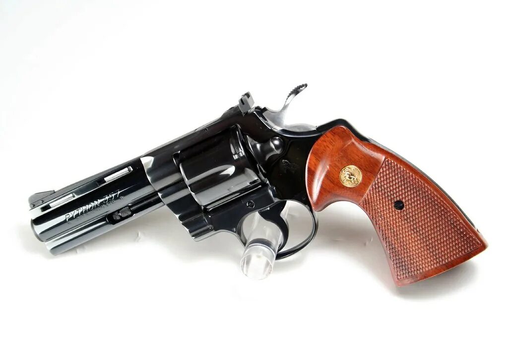 Colt python 6. Кольт питон. шестизарядный револьвер кольта. револьвер colt python.
