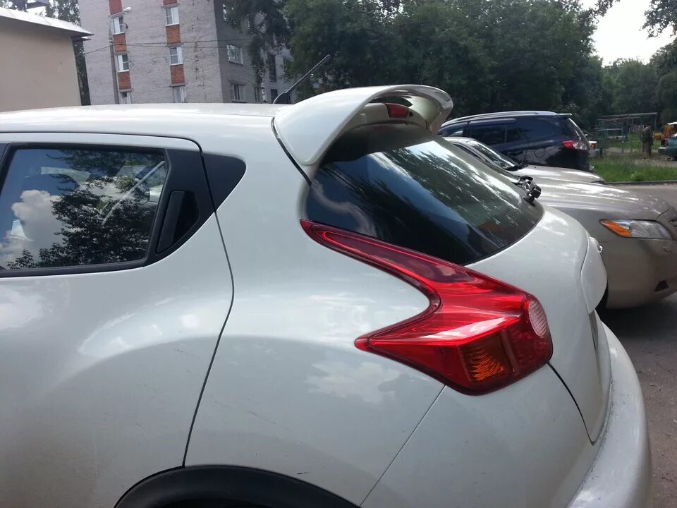 Спойлер на ниссан кашкай. Спойлер juke nismo. спойлер nissan juke. ниссан жук спойлер задний. спойлер nissan juke nismo.
