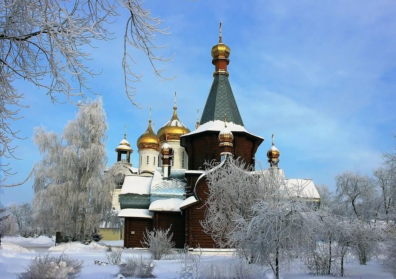 Городок жуковский вконтакте. Пантелеимоновский храм Жуковский. Храм в Жуковском зимой. Красивые места в Жуковском зимой. Город Жуковский зимой.