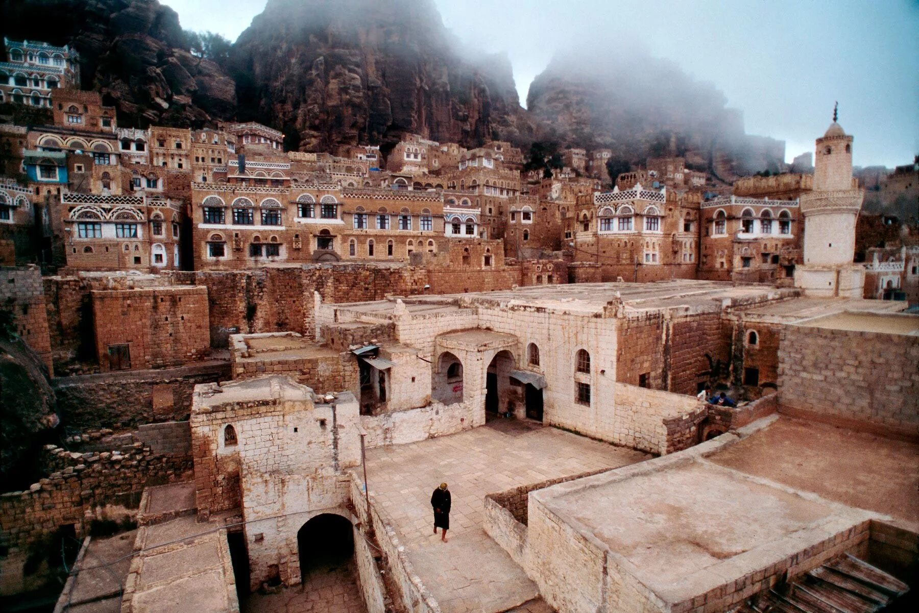 Город сана страна. Санаа Йемен. Фиакия Йемен. Аден Сокотра Йемен. Дамар город в Йемене.