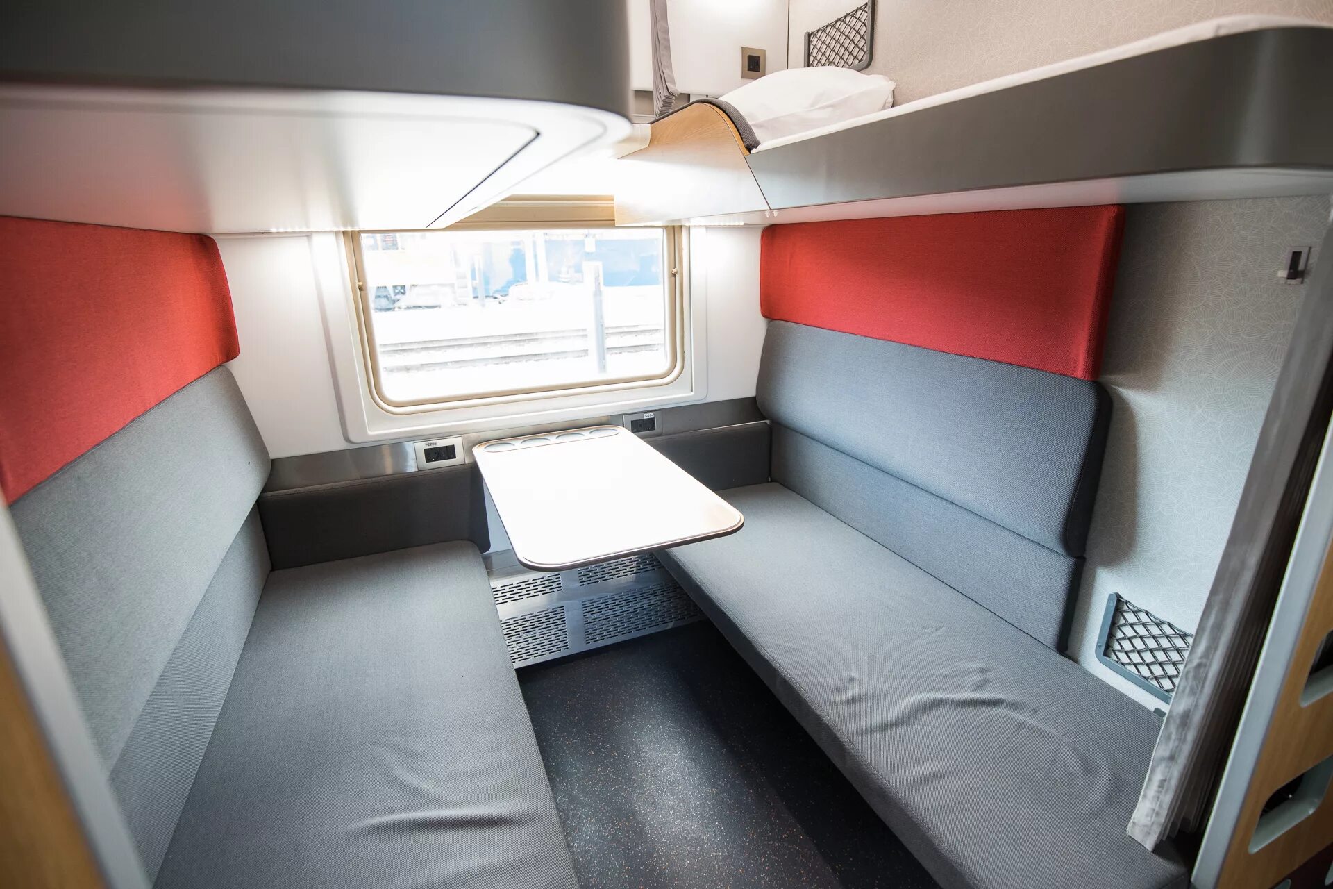 Купе 2ц. Ржд вагон 2т купе. 102м премиум св. Купе 2ц. Двухэтажный вагон ржд купе.