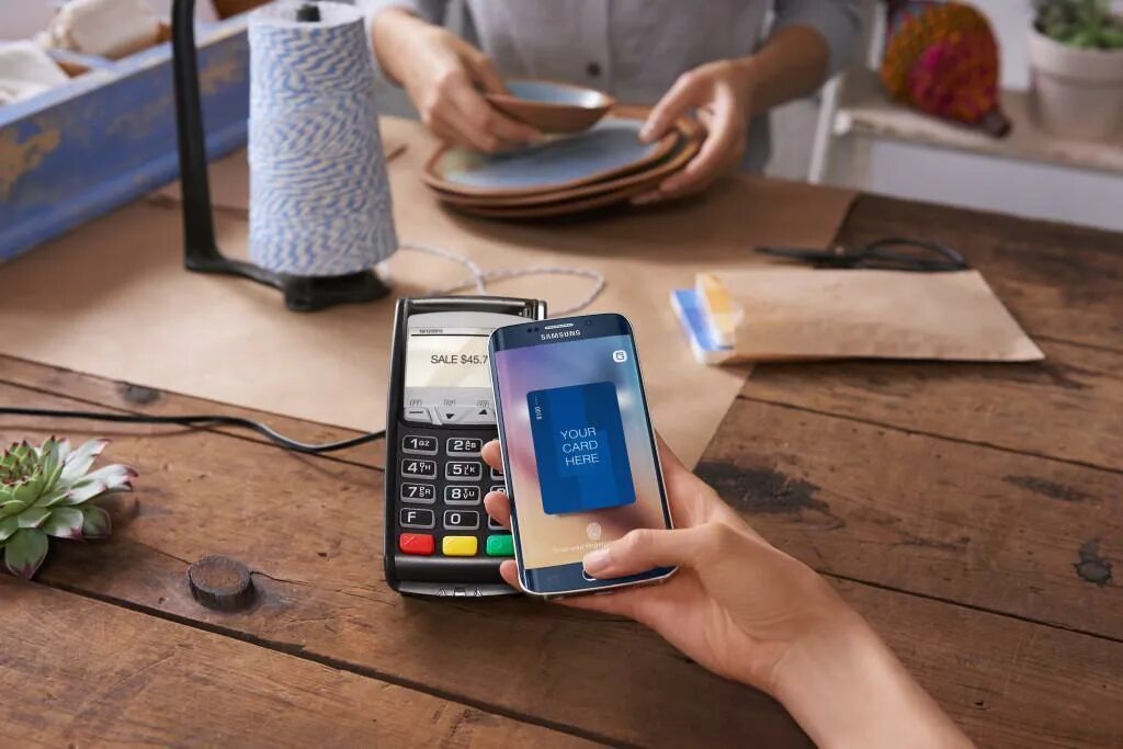 Чем заменить samsung pay. Samsung pay. Смартфон Samsung pay. Samsung pay на Apple. Оплата самсунг pay.