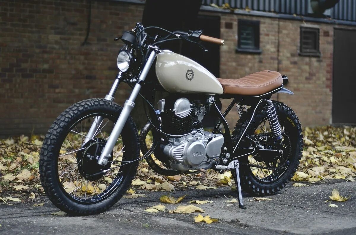 Минск скремблер. Yamaha sr250 Scrambler. Yamaha sr250. Yamaha sr250 Custom. Yamaha sr400 Scrambler.