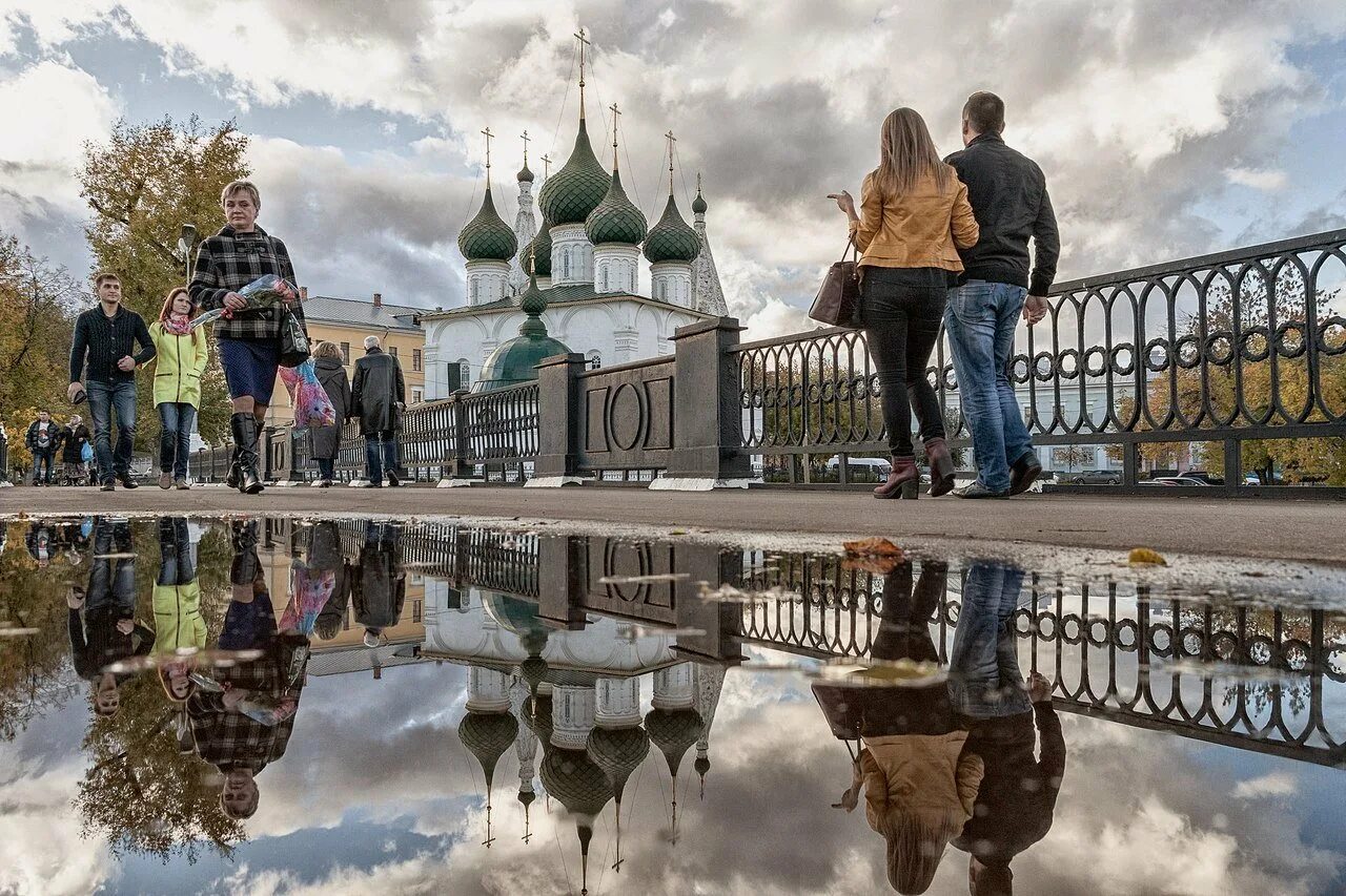 Знаменитые экскурсии. Ярославль прогулка. Ярославль туризм. Туристы на экскурсии в Ярославле. Ярославль экскурсии по городу.