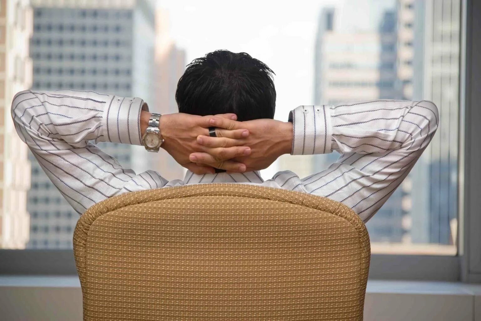 Comfortable environment. Hassle. hassle-free. hassle картинка. man back comfortable.