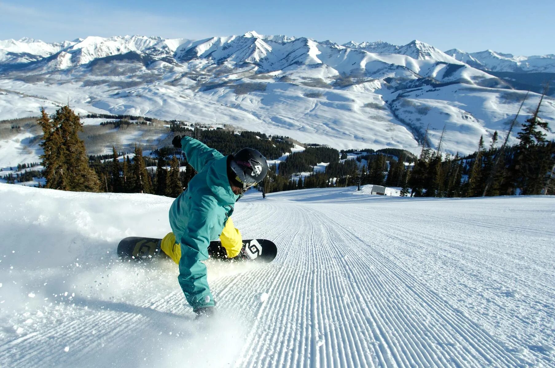 Go snowboarding. Домбай горнолыжный курорт сноуборд. Домбай сноуборд. Домбай спуск на сноуборде. Фрирайд Сочи.