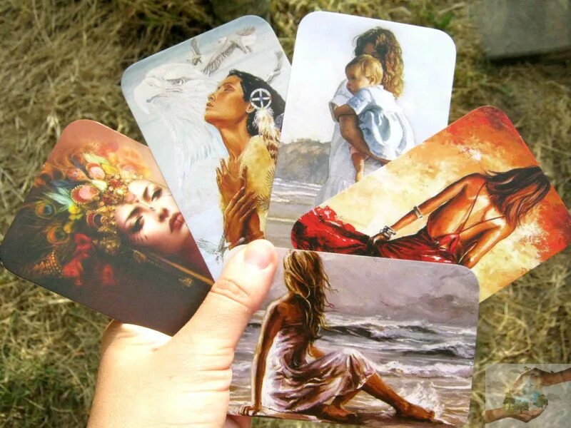 Колода образ женщины метафорические карты. Виктория аверкиева метафорические карты. Светоч карты. Метафорические ассоциативные карты образ женщины. Мак метафорические ассоциативные карты.