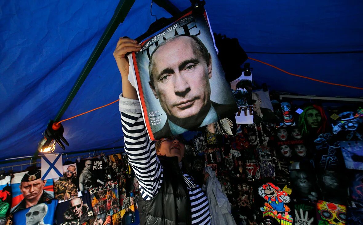 Западные сми о выборах. Фото Путина с фанатом. Американские СМИ. Американские СМИ О России картинки.