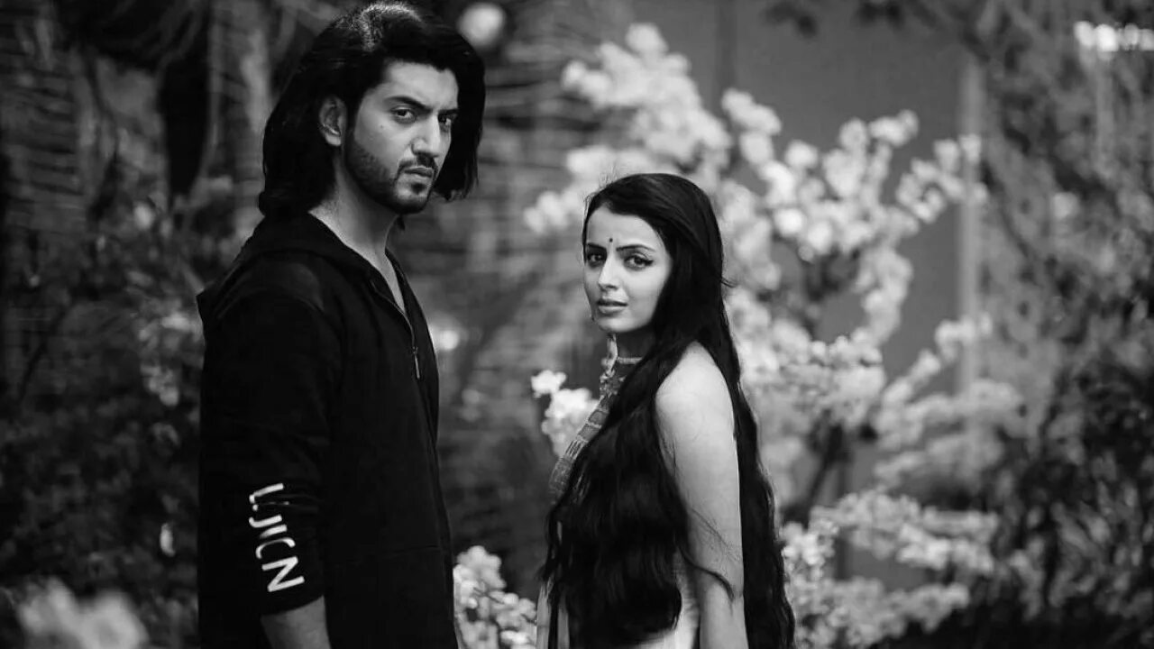 Сердце говорит оберой индийский сериал. Сердце говорит оберой сериал 2 сезон. Оберой индийский сериал гаури и омкара. Гори и омкара клипы. Сердце говорит оберой сериал 2017.