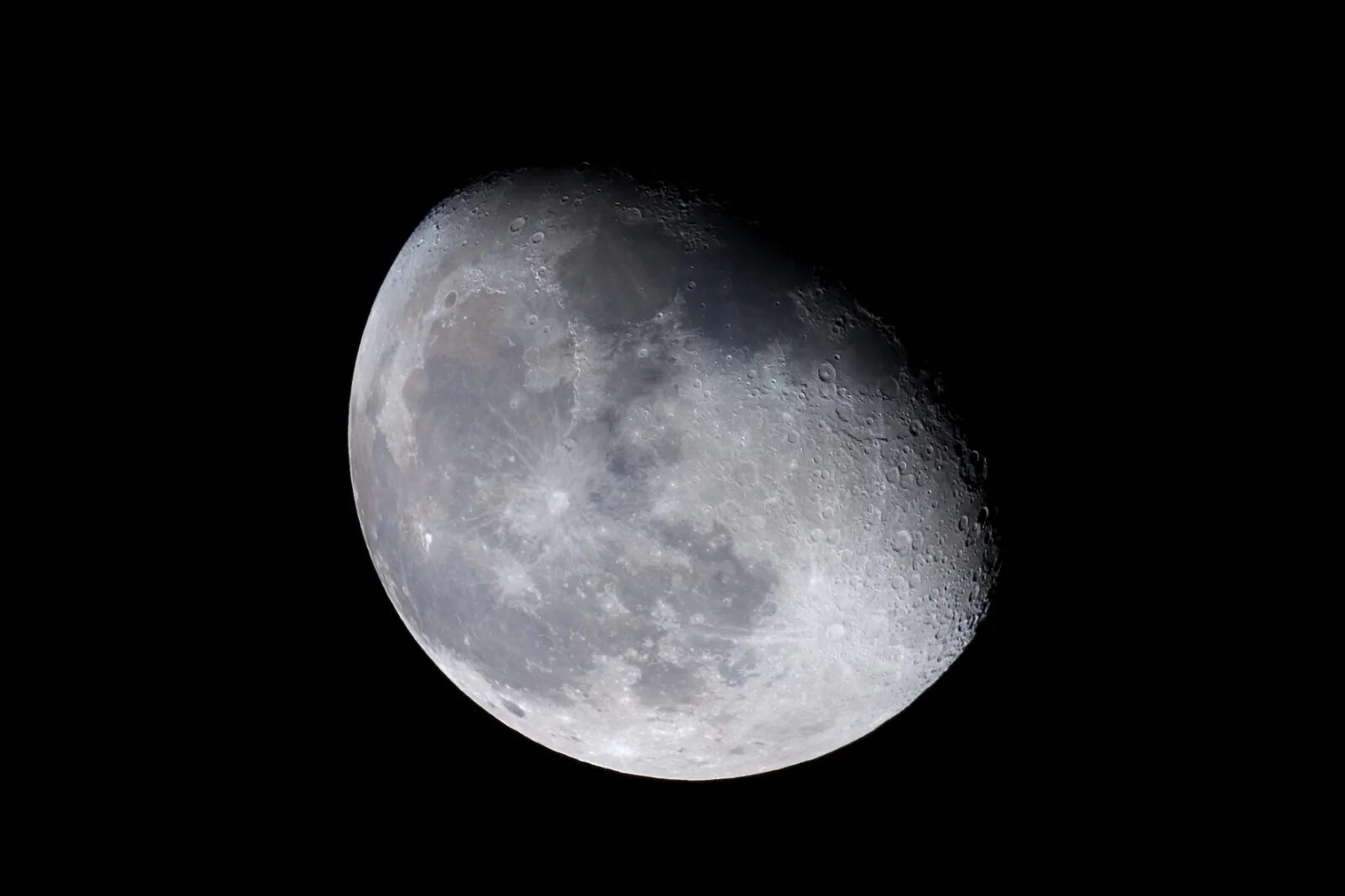 16.04.2009 Луна. Deep Луна. Луна апреля 2009 года.
