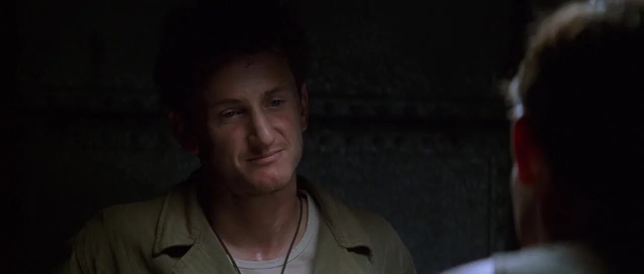 ночной дозор тонкая красная линия. тонкая красная линия (1998). дэш майок тонкая красная линия. тонкая красная линия джон траволта. линии 1998.