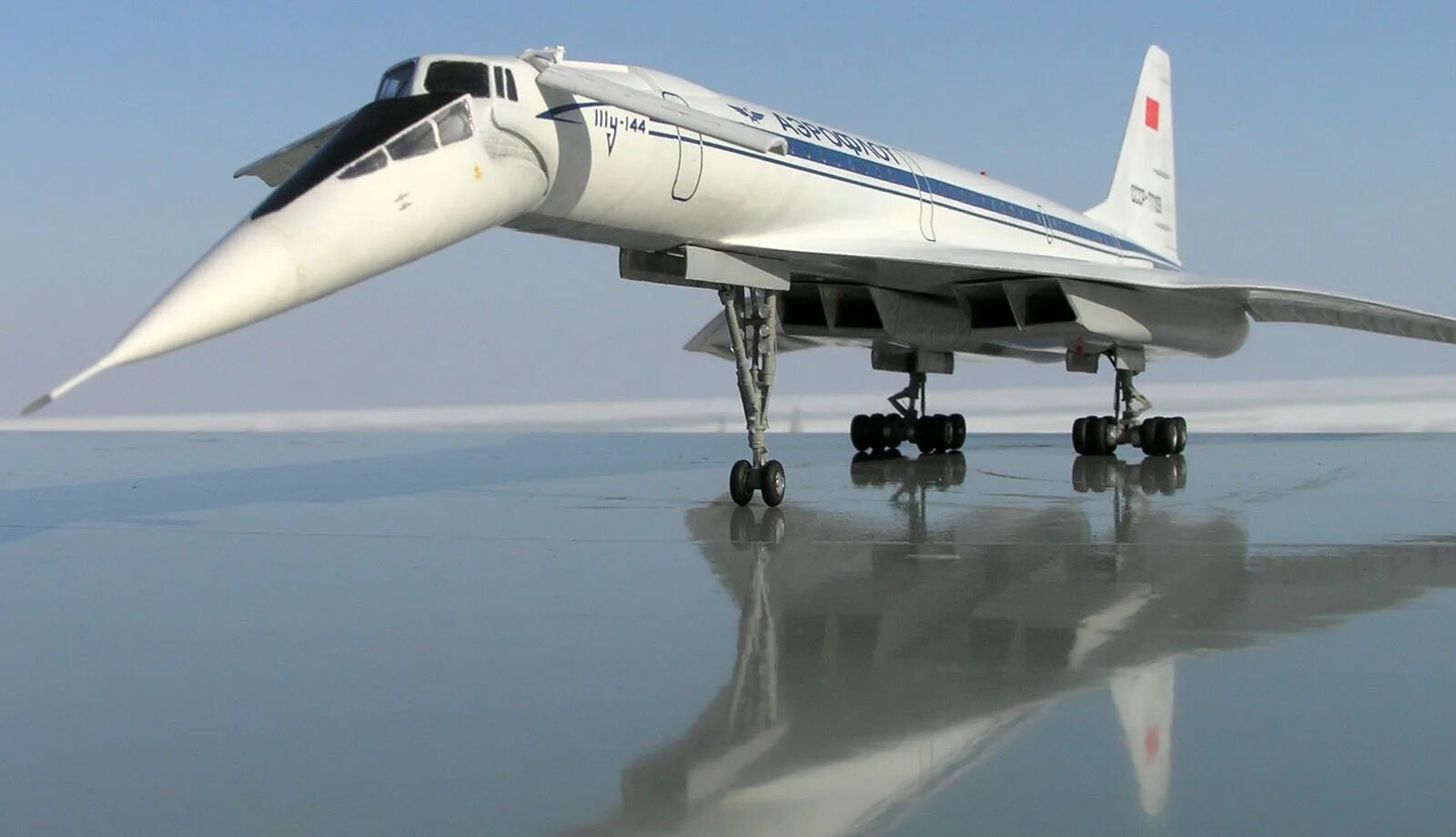 Самолет ту 144. Пассажирский сверхзвуковой ту-144. Ту-144 сверхзвуковой самолёт. Пассажирский сверхзвуковой авиалайнер – ту-144.