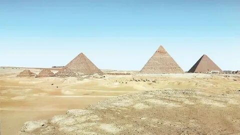 Egipte prohibirà les passejades en camell i cavall per visitar les piràmide...