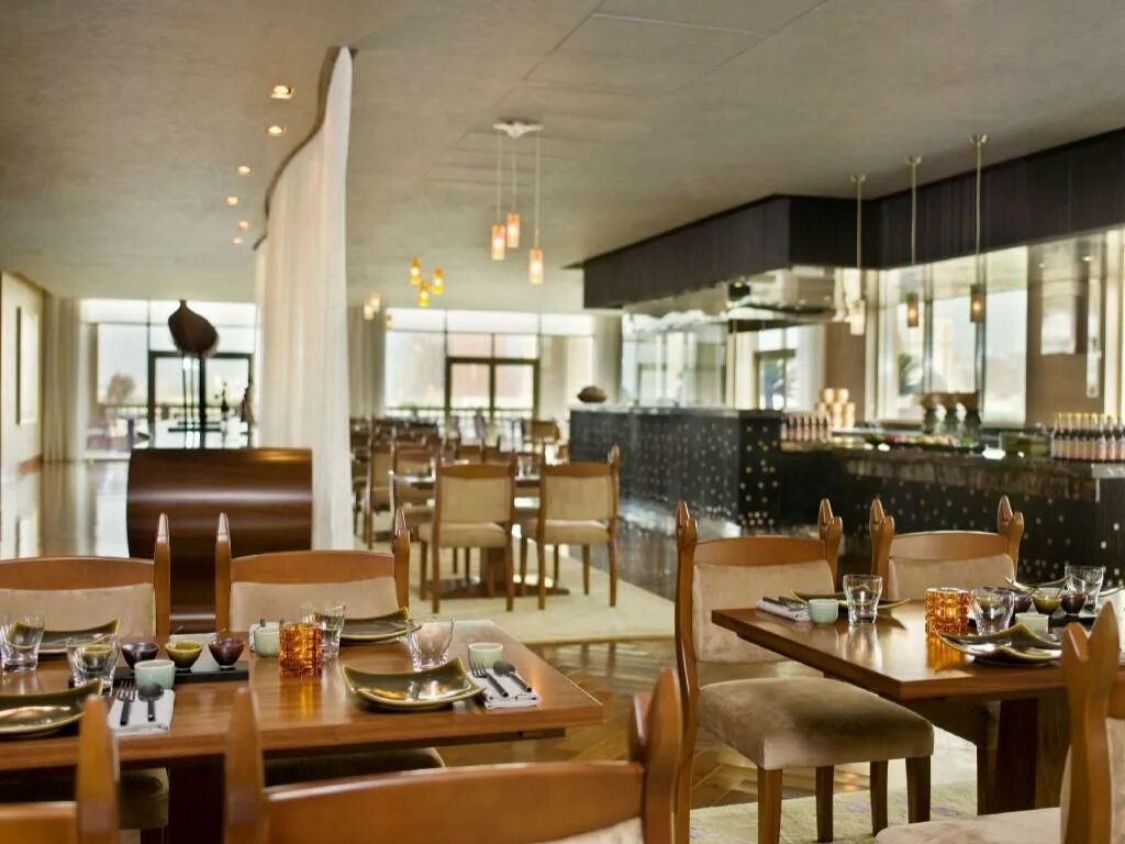 Ресторан hyatt. Grand hyatt doha hotel &amp; villas 5. катар,доха,grand hyatt doha hotel. grand hyatt doha 5* (doha). ресторан raffles doha.