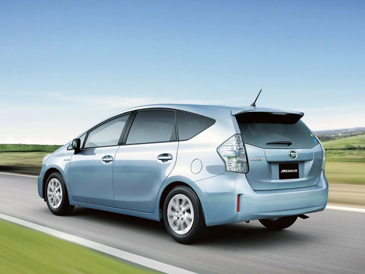 Toyota prius 2022. Тойота приус гибрид 2022. Тойота приус гибрид 2009. Тойота приус концепт. Тойота приус гибрид.