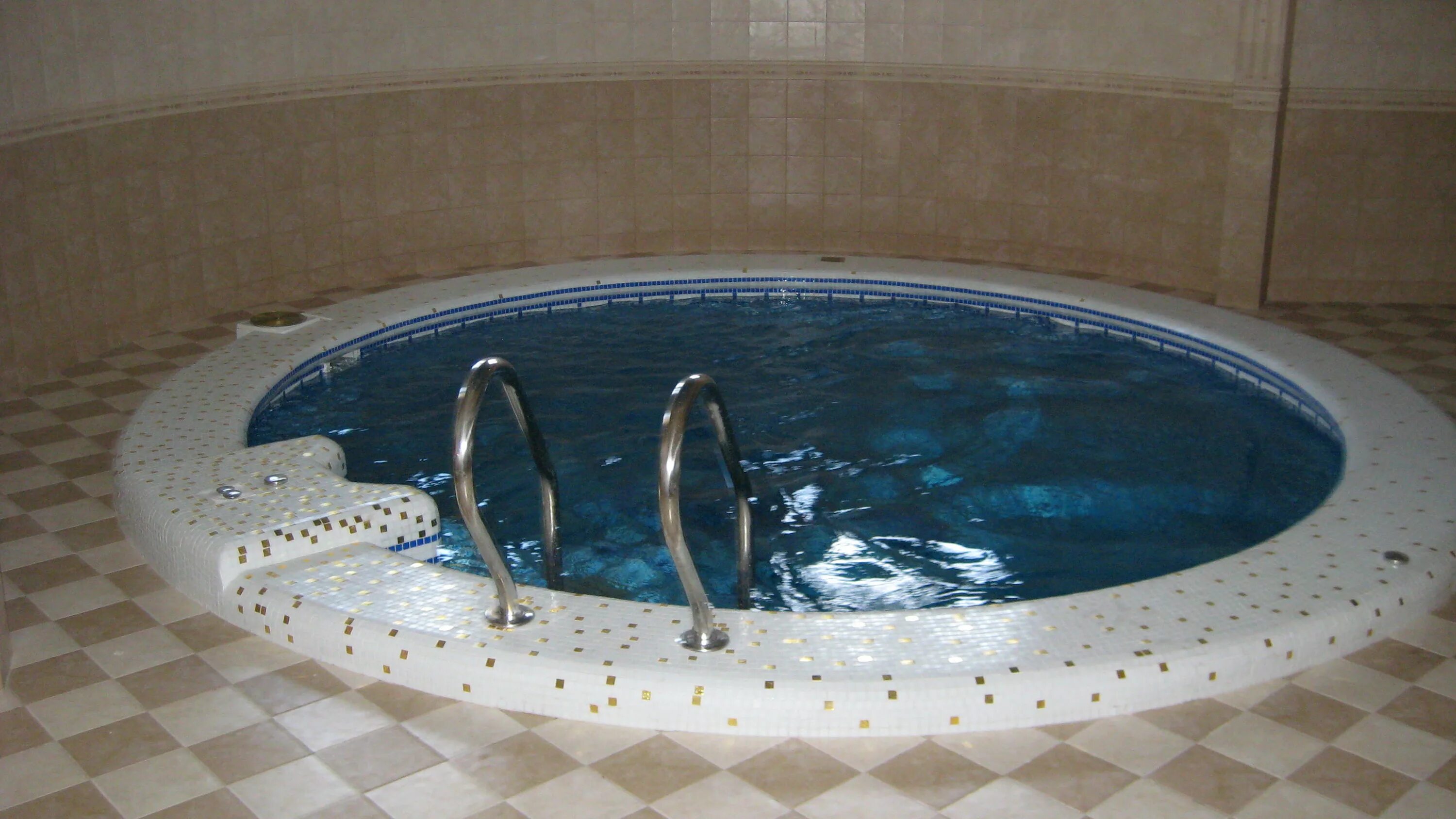 Бассейн хасавюрт. Бассейн лидер хасавюрт парилка. Бассейн лидер в хабаровске. Бассейн хасавюрт. Кск лидер озерск бассейн.