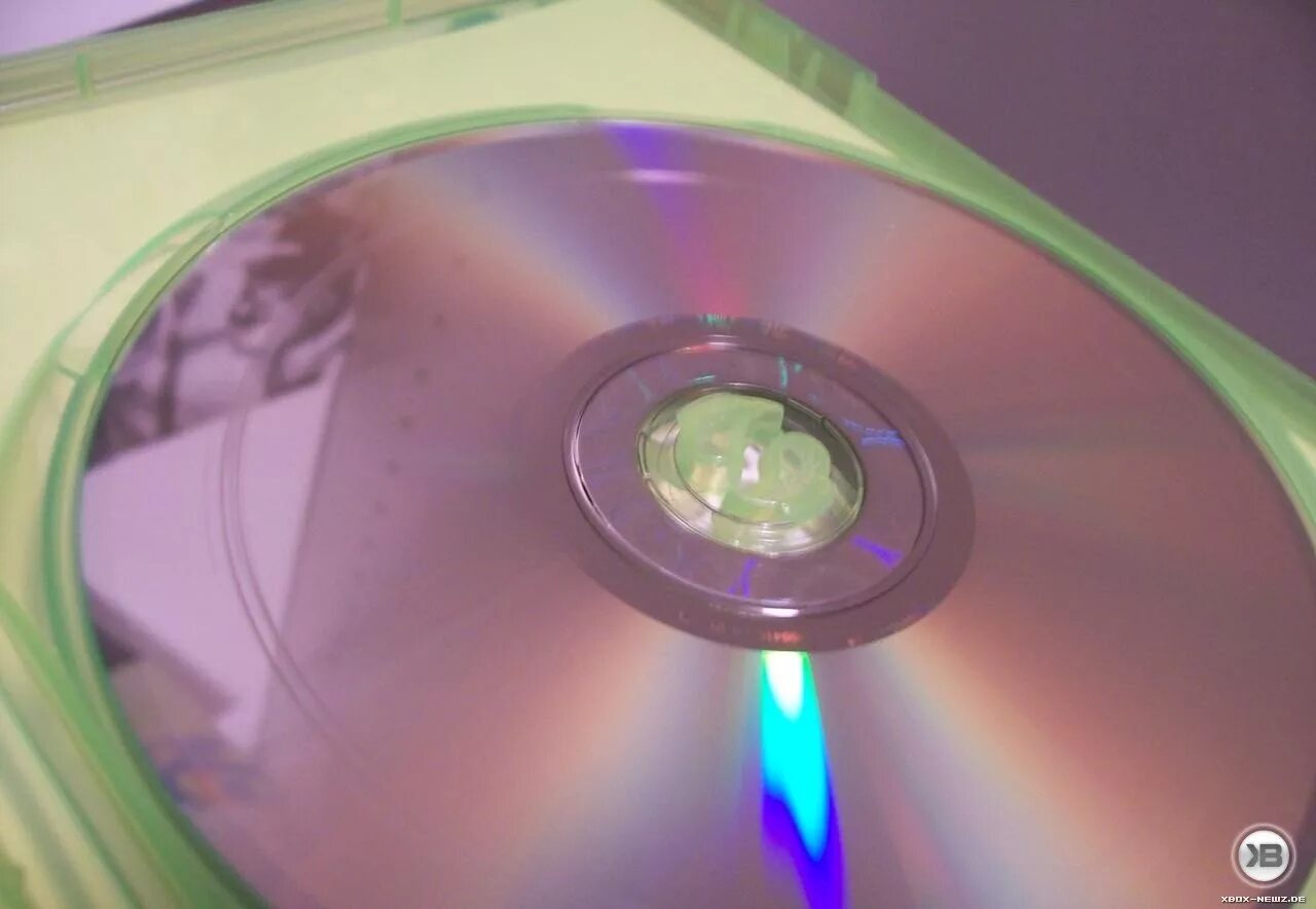 Поверхность диска. Круговая царапина на диске Xbox 360. Царапины на диске от Xbox 360. Круговые царапины на диске. Царапанный диск Xbox 360.