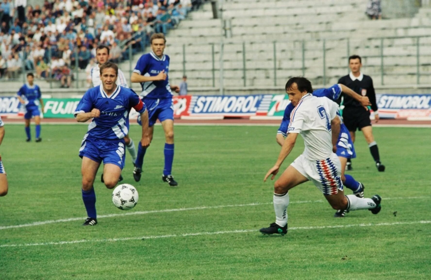 Чемпионат россии история. Зенит 1996. Крылья советов 1992.