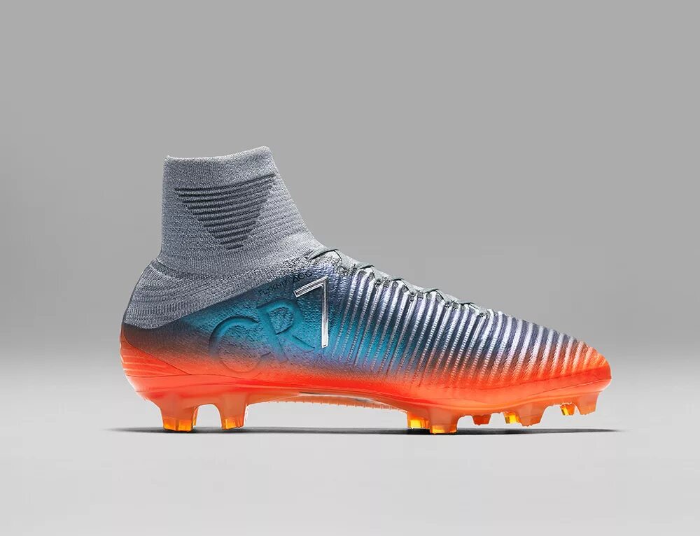 Бутсы найк с носком. Nike Mercurial cr7 2017. Найк меркуриал cr7. Бутсы найк меркуриал 2022. Найк меркуриал суперфлай 2022.