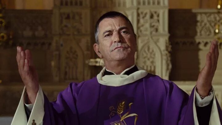 Комедии русские про церковь. Миссионер 2009. Миссионер фильм франция. Миссионер фильм 1982. Миссионер 2009.