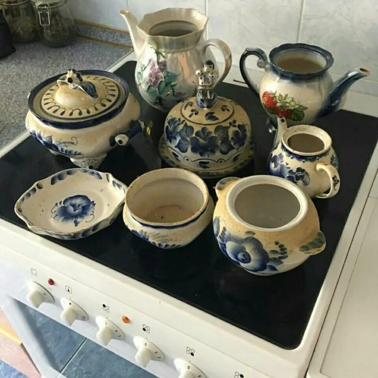 Посуда в 80. Столовый сервиз зик ссср. Советская эмалированная кастрюля. Керамическая посуда с рыбками. Сервиз олимпиада 80 лфз.