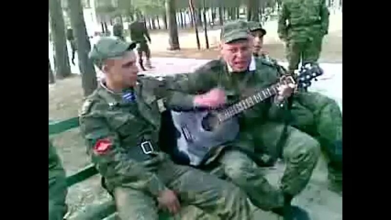 Послушать песни чечня. Солдаты поют под гитару. песни про чеченскую войну. под гитару чечня.
